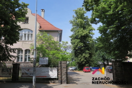 Lokal użytkowy 117m2 w budynku przy Szpitalu